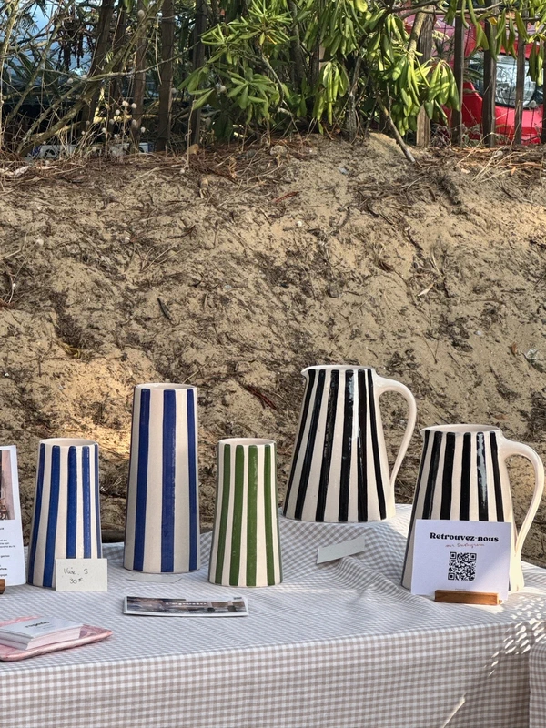 Vase à rayures bleues – Image 2