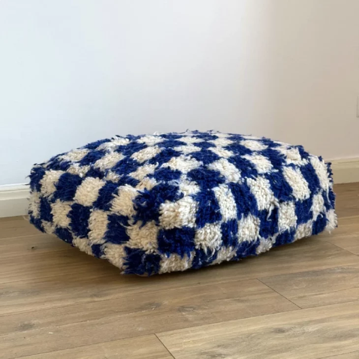 pouf damiers bleu