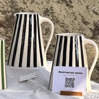 carafe rayée noire